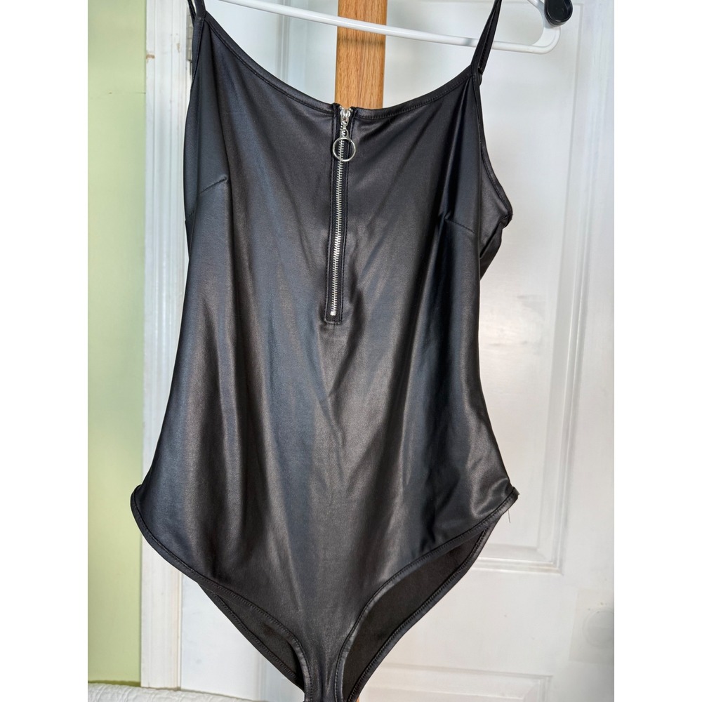 IRIS Black Faux Leather Front Zip O-Ring Bodysuit Medium Sleeveless Matte Edgy